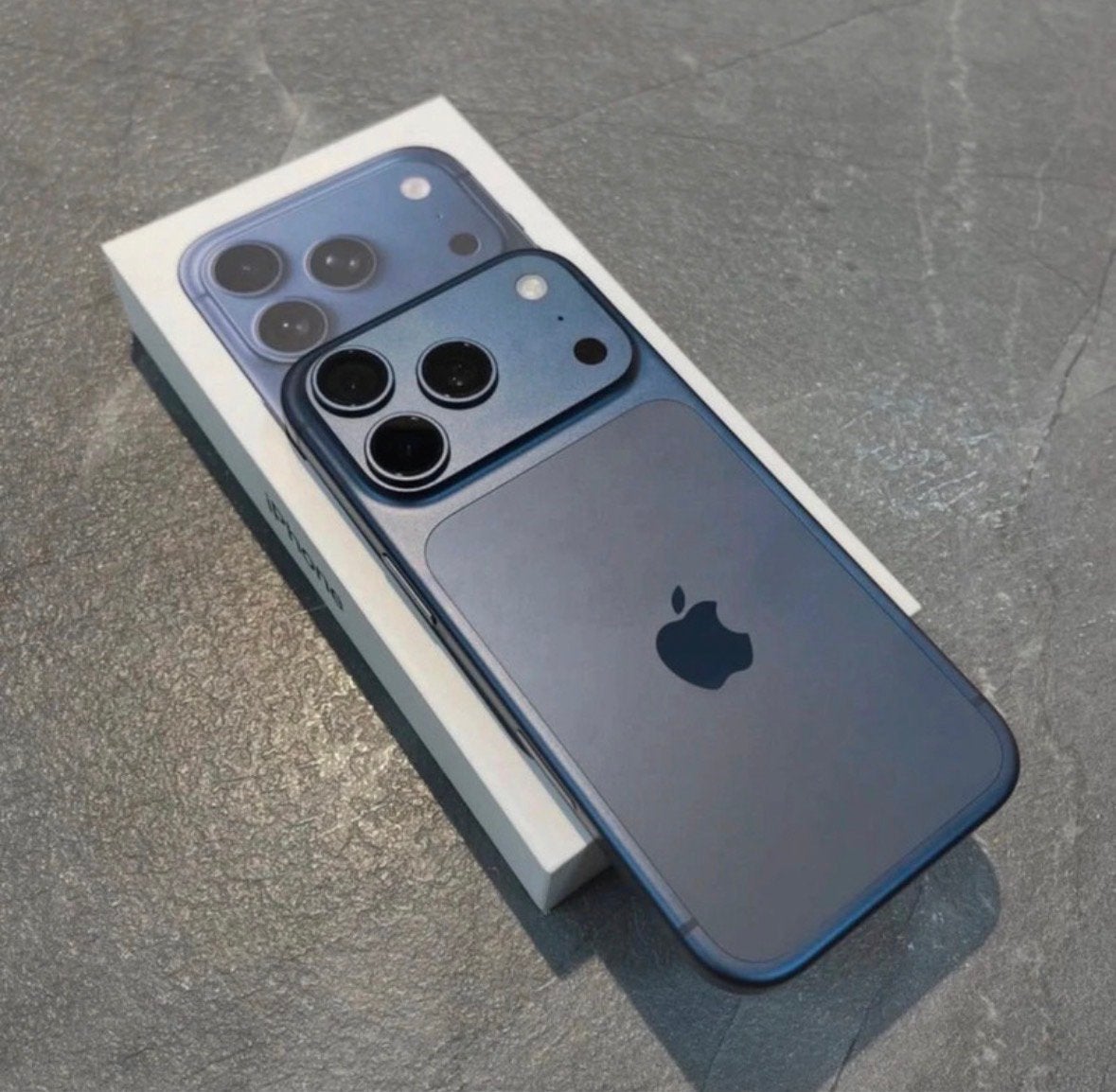 iPhone 17 pro max 1 To bleu intense, Télécoms, Téléphonie mobile | Housses, Coques & Façades | Apple iPhone, Neuf, IPhone 17, Enlèvement