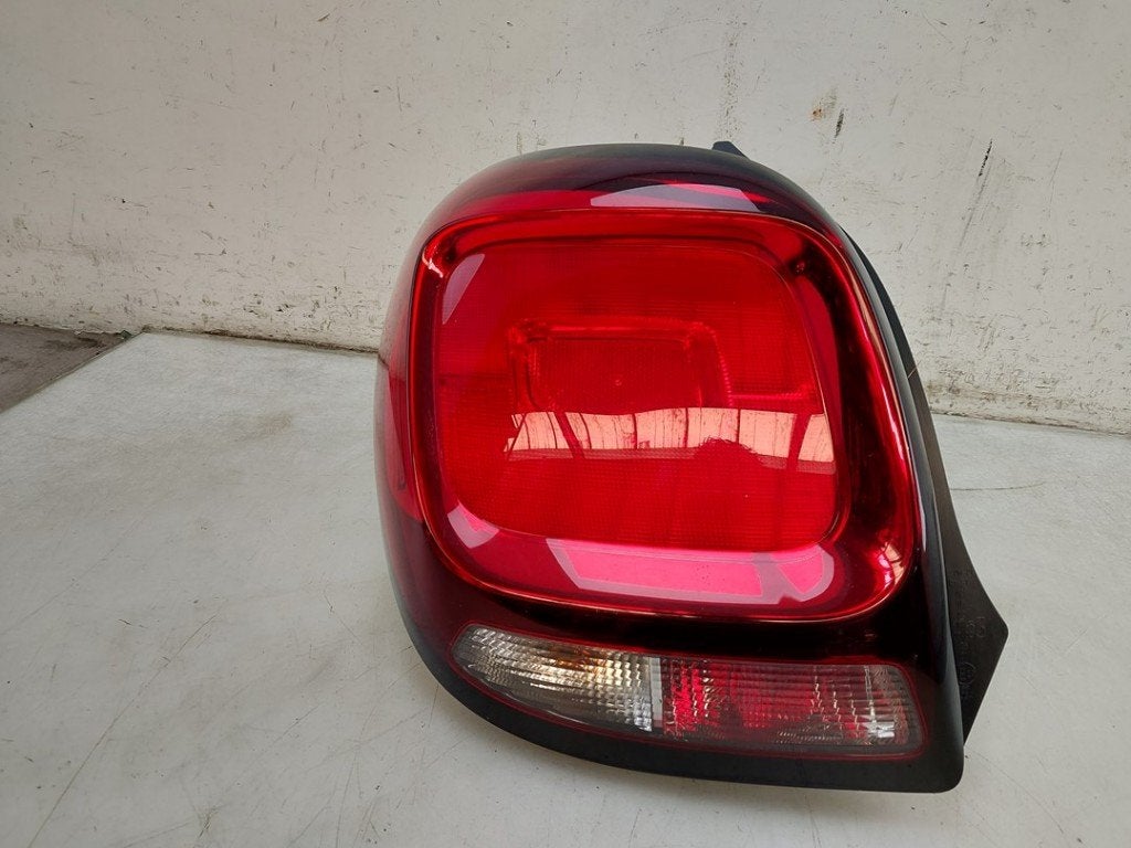 FEU ARRIÈRE GAUCHE C1 (|81339002|815600H152|B001031980|), Autos : Pièces & Accessoires, Éclairage, Citroën, Kontakt-citroen@citroen.com