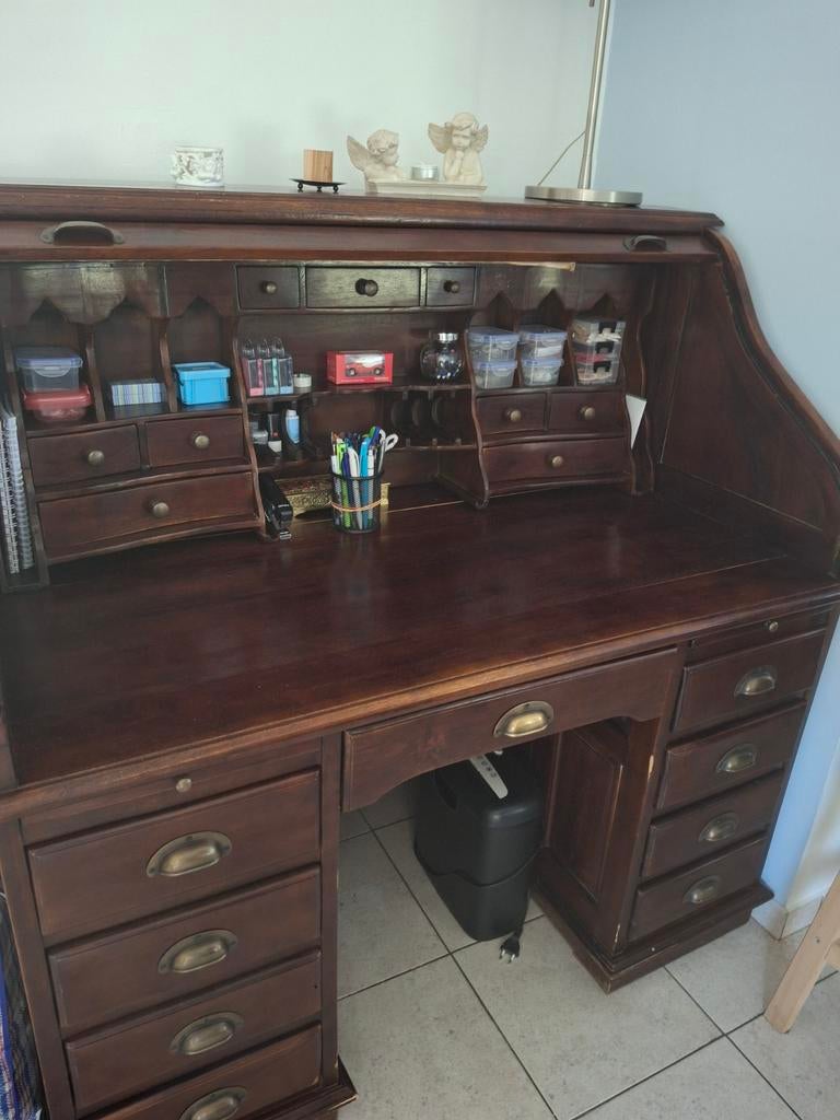 Prachtige rolluik bureau, Ophalen