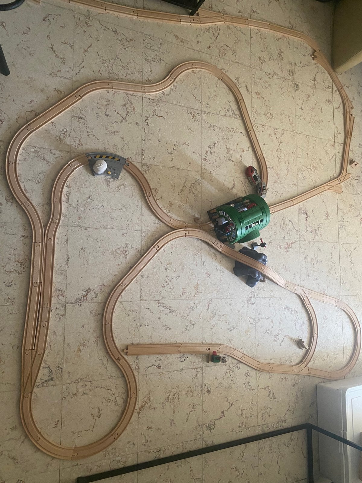 BRIO treinbaan met 3 treinen en afstandsbedieningen, Ophalen, Zo goed als nieuw