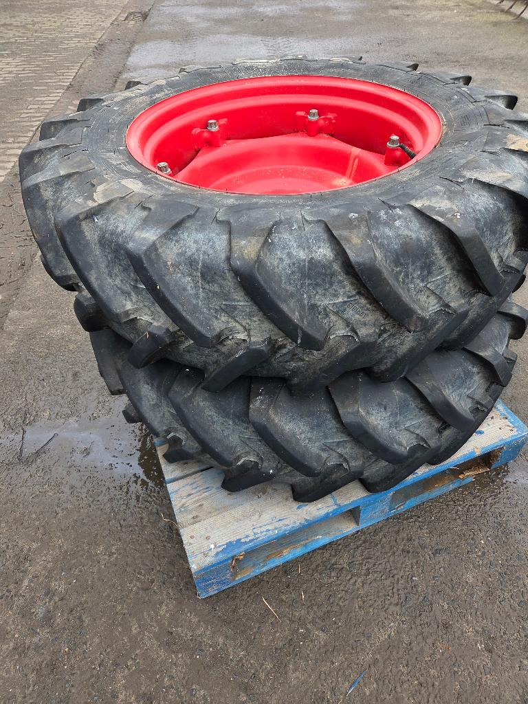 13,6r28 michelin banden op velg als nieuw, Zakelijke goederen, Landbouw | Onderdelen | Banden, Velgen en Assen, Ophalen