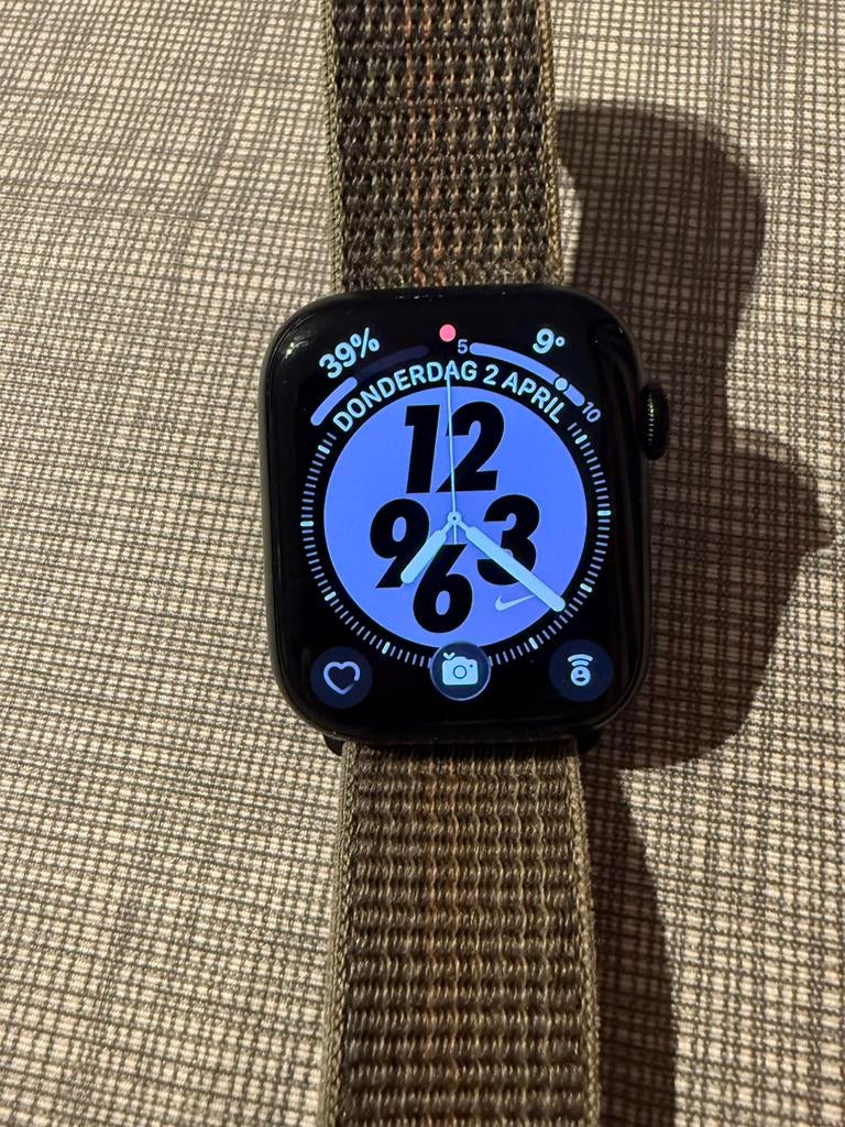 APPLE WATCH S7 CELLULAR 45MM MIDN ALU WITH MIDN SPORT BAND, Handtassen en Accessoires, Smartwatches, Ophalen