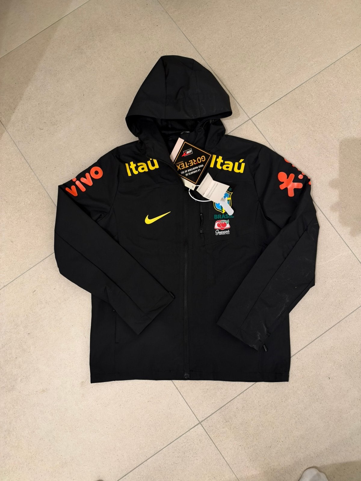 Brazil windjacket, Kleding | Heren, Verzenden, Nieuw, Maat 46 (S) of kleiner, Zilver
