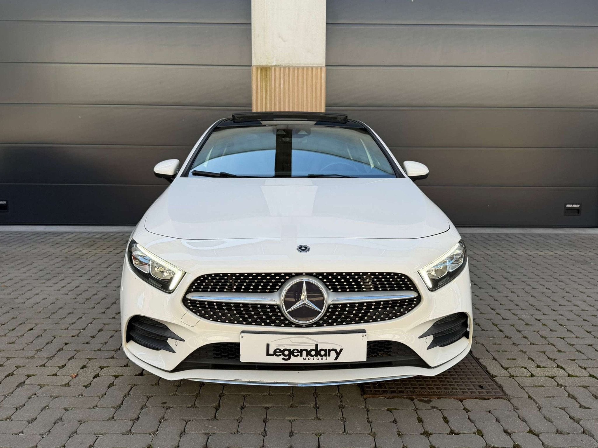 Mercedes-Benz A-Klasse 180 A 180 Business Solution AMG (EU6d, Auto's, Gebruikt, 4 cilinders, 136 pk, Wit