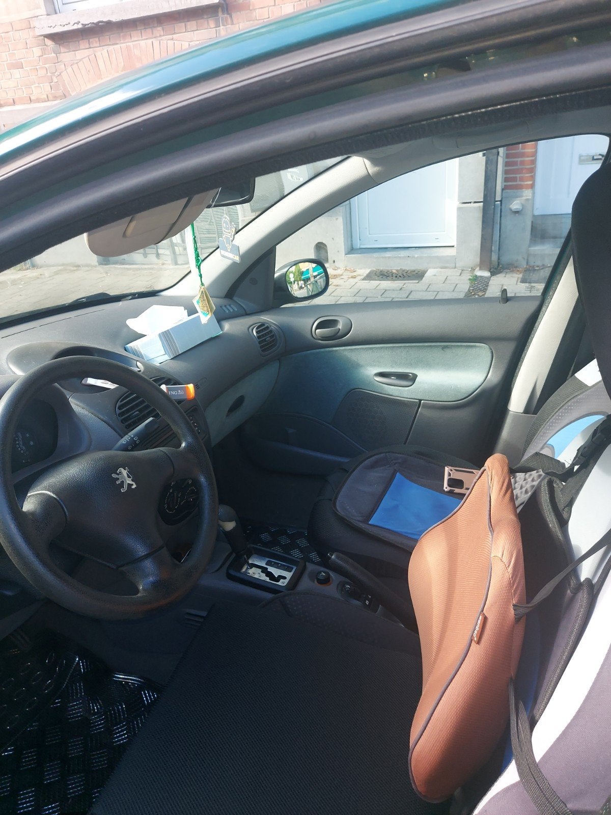 voiture peugeot 2001