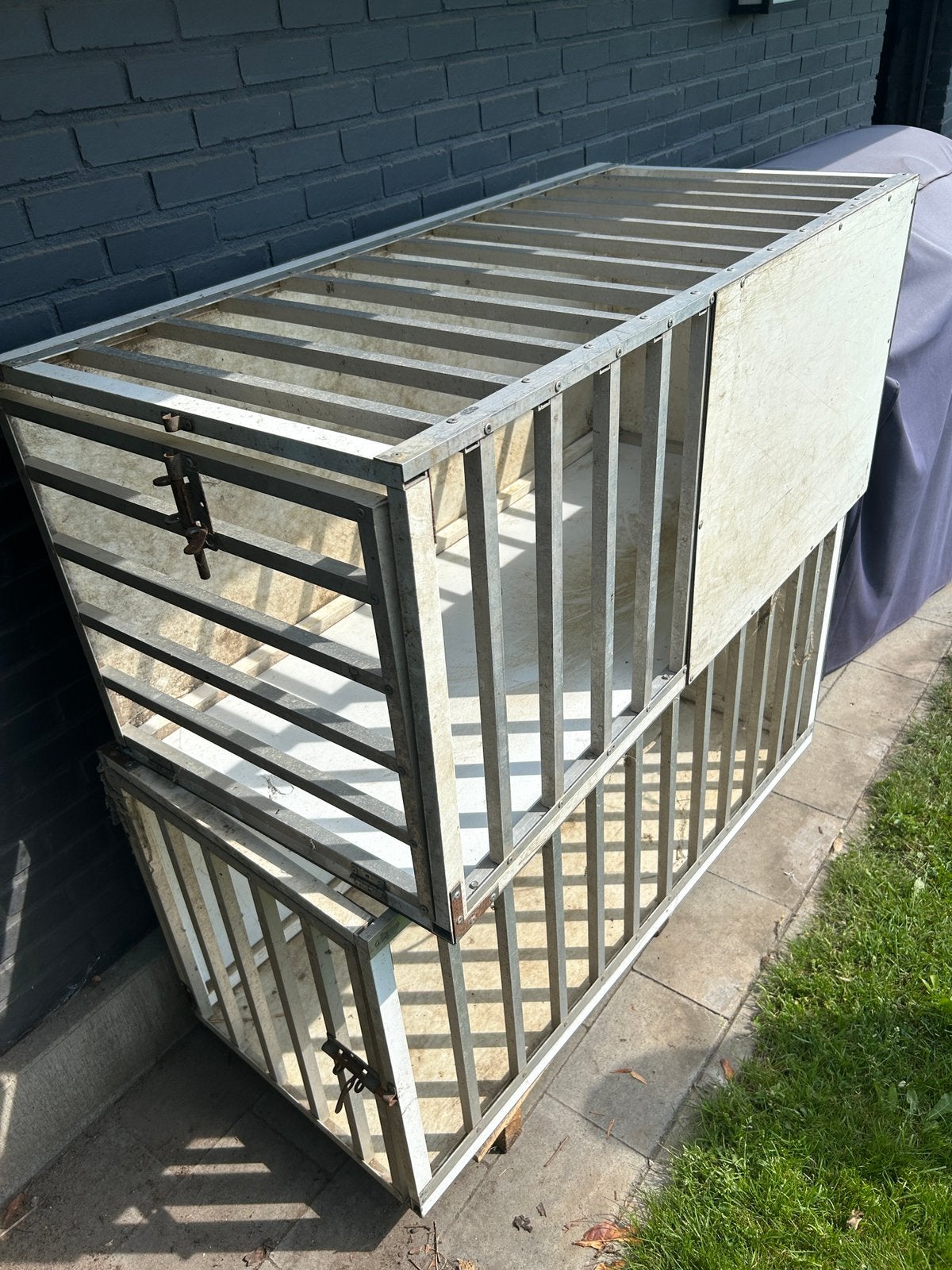 2 hondenbenches., Dieren en Toebehoren, Hondenhokken, Ophalen, Zo goed als nieuw