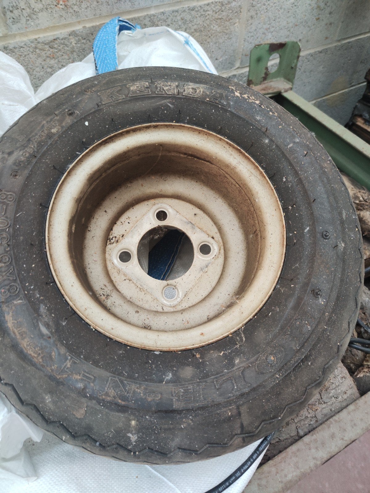 4 velgen met banden, Ophalen