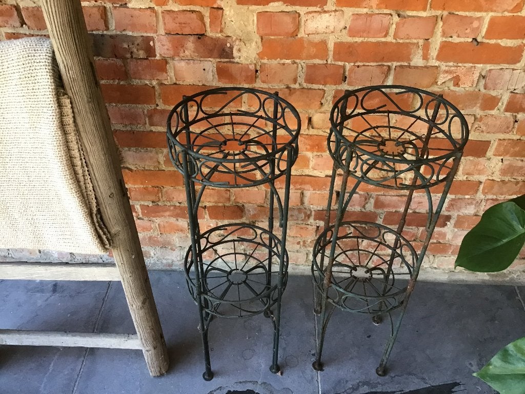 2 mooie staanders om bloempotten of planten in te zetten, Ophalen, Gebruikt, Rond, Metaal