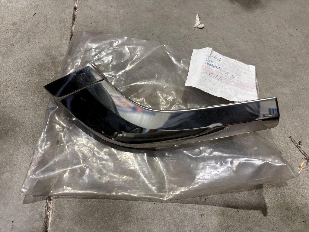 Chromen bumperlijst LA Peugeot 605 Phase 1 NIEUW, Ophalen of Verzenden, Nieuw, Peugeot, Bumper