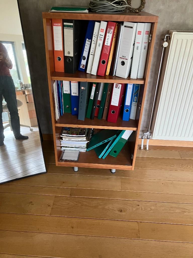 Modern boekenkastje, Ophalen, Zo goed als nieuw, Kersenhout, Strak modern