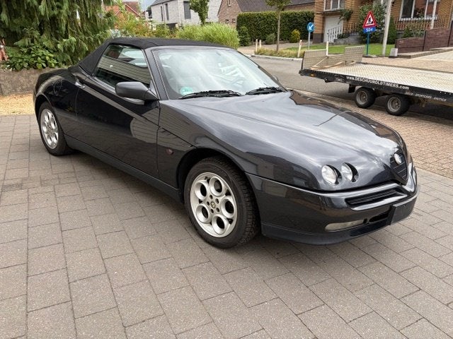 Alfa Spider *bijna Oldtimer * Meenemer!*, Auto's, Alfa Romeo, Voorwielaandrijving, Dealer onderhouden, Zwart, 4 cilinders