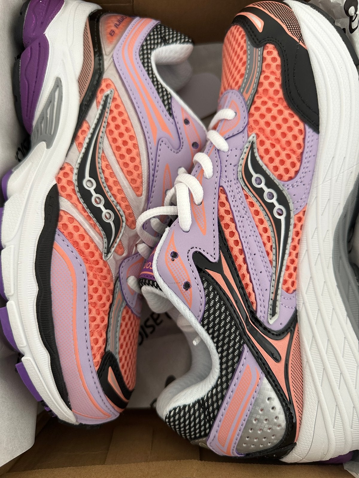 Suacony shoes, Sport en Fitness, Loopsport en Atletiek, Nieuw, Overige sporten, Kleding, Saucony