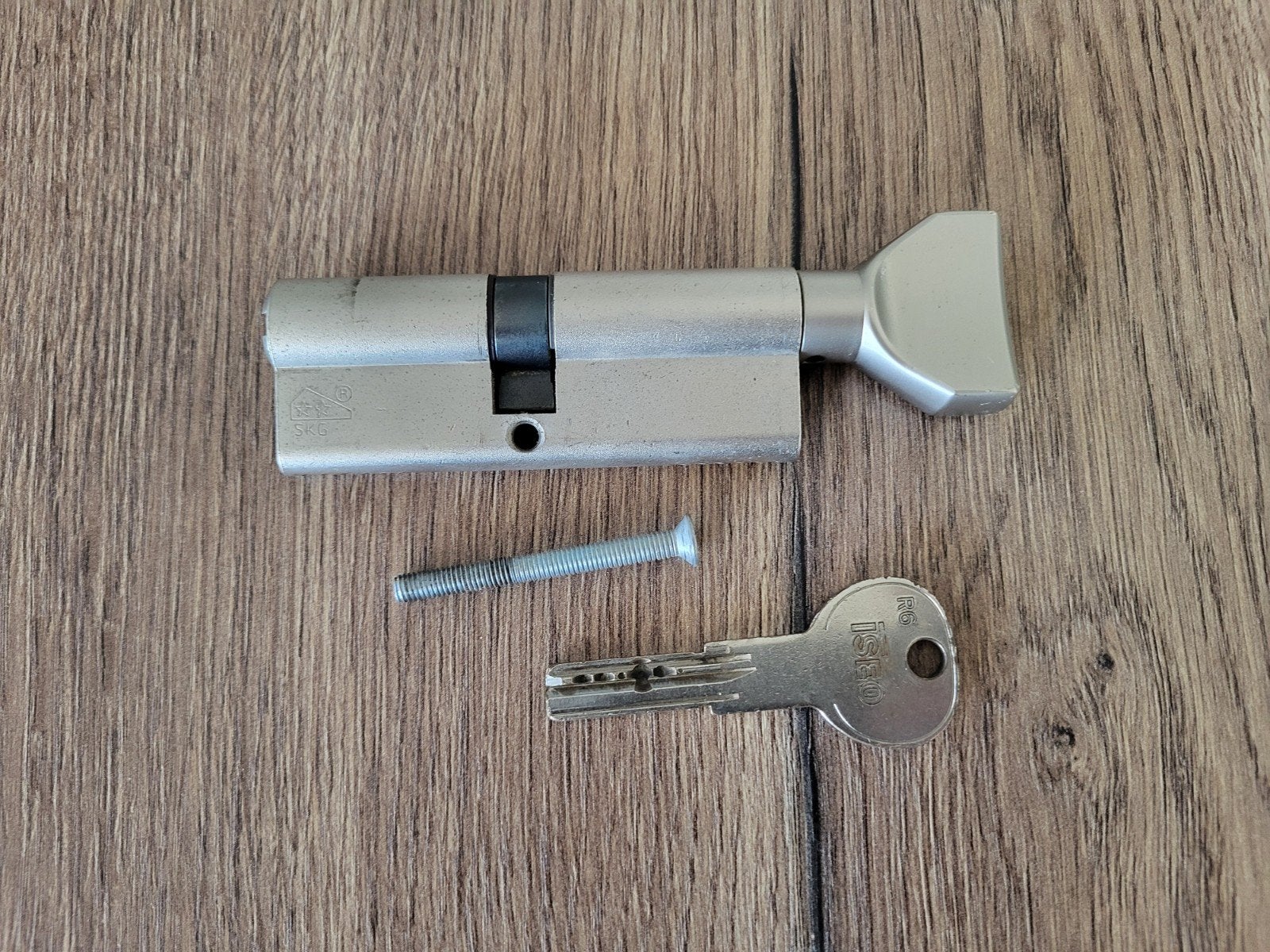 ISEO R6 SKG** knopcilinder 40/50 mm met sleutel, Ophalen of Verzenden, Zo goed als nieuw, Inox, Slot