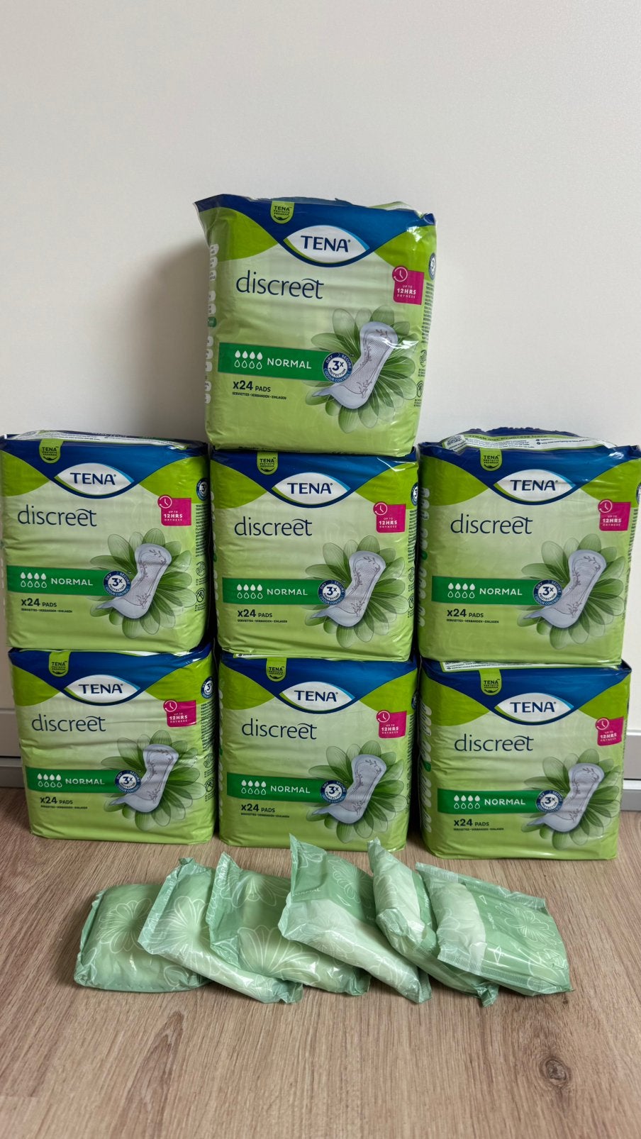 7 volle verpakkingen + 6 stuks Tena discreet . 174 pads., Ophalen of Verzenden, Nieuw