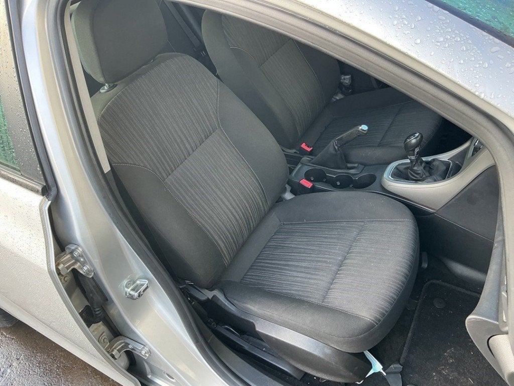 STOEL RECHTS VOOR Opel Astra J (PC6 / PD6 / PE6 / PF6), Gebruikt, Opel, Opel Automobile GmbH, Kontakt-opel@opel.com