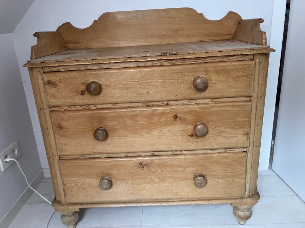 Massief grenen dressoir in Victoriaanse stijl, Huis en Inrichting, Ophalen, Gebruikt, 50 tot 100 cm, 3 of 4 laden