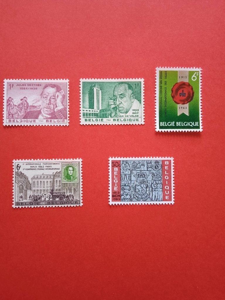 Lot de 77 timbres neufs de Belgique (années 60), Verzenden, Postfris, Postfris