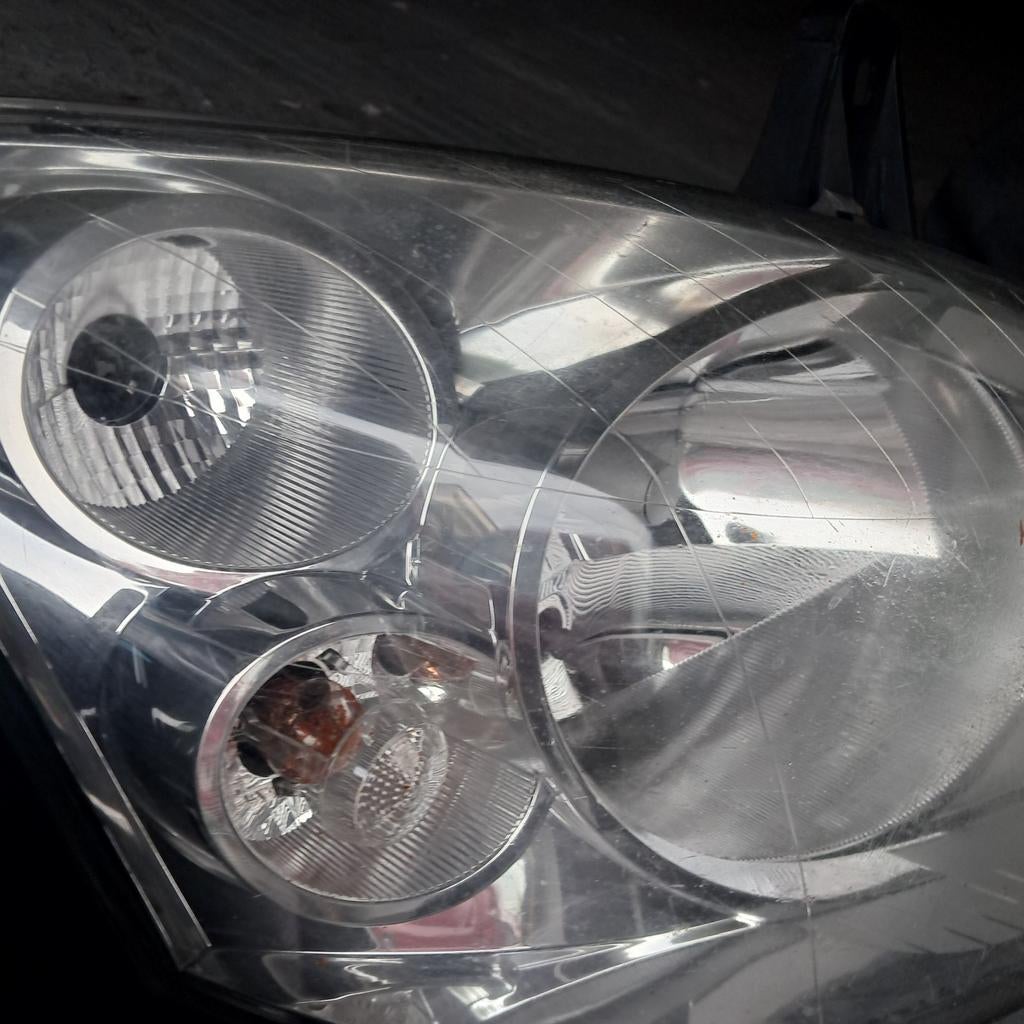 Mercedes 639  2012/06  koplamp, Enlèvement