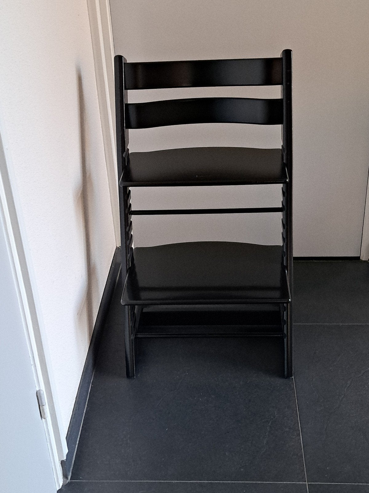 Chaise pour enfant Stokke Tripp Trapp NEW MODEL en noir sati, Enlèvement, Comme neuf, Chaise évolutive, Coulissant
