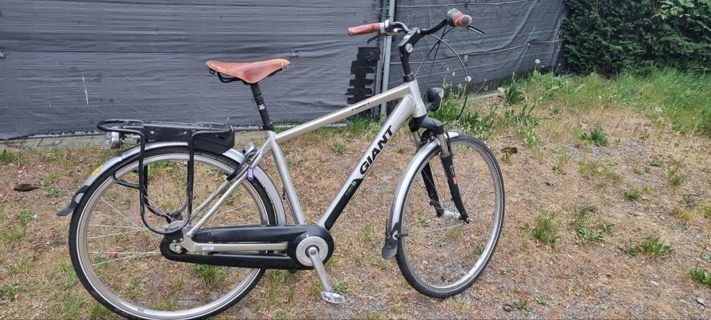 Heren fiets GIANT zeer goed staat 8 .versnellingen 28.INCH a, Fietsen en Brommers, Ophalen, Giant, Versnellingen