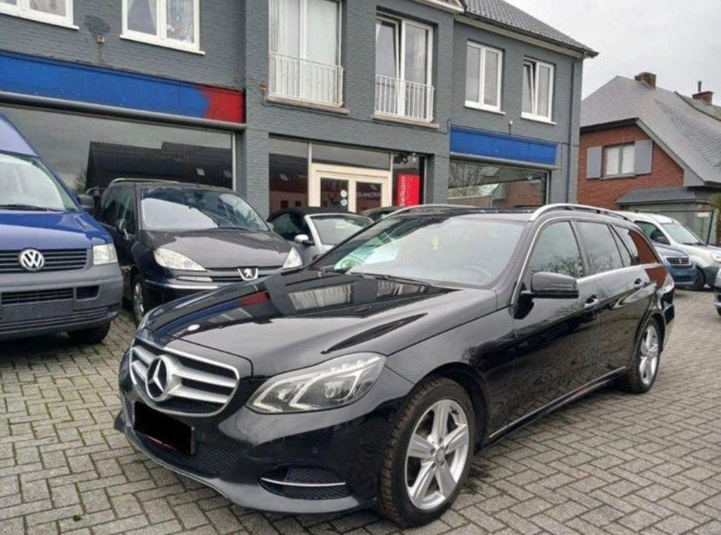 Mercedes - Benz E - Class–2.2Diesel 500000km Direct Rijklaar, Achterwielaandrijving, Zwart, 4 cilinders, Zwart