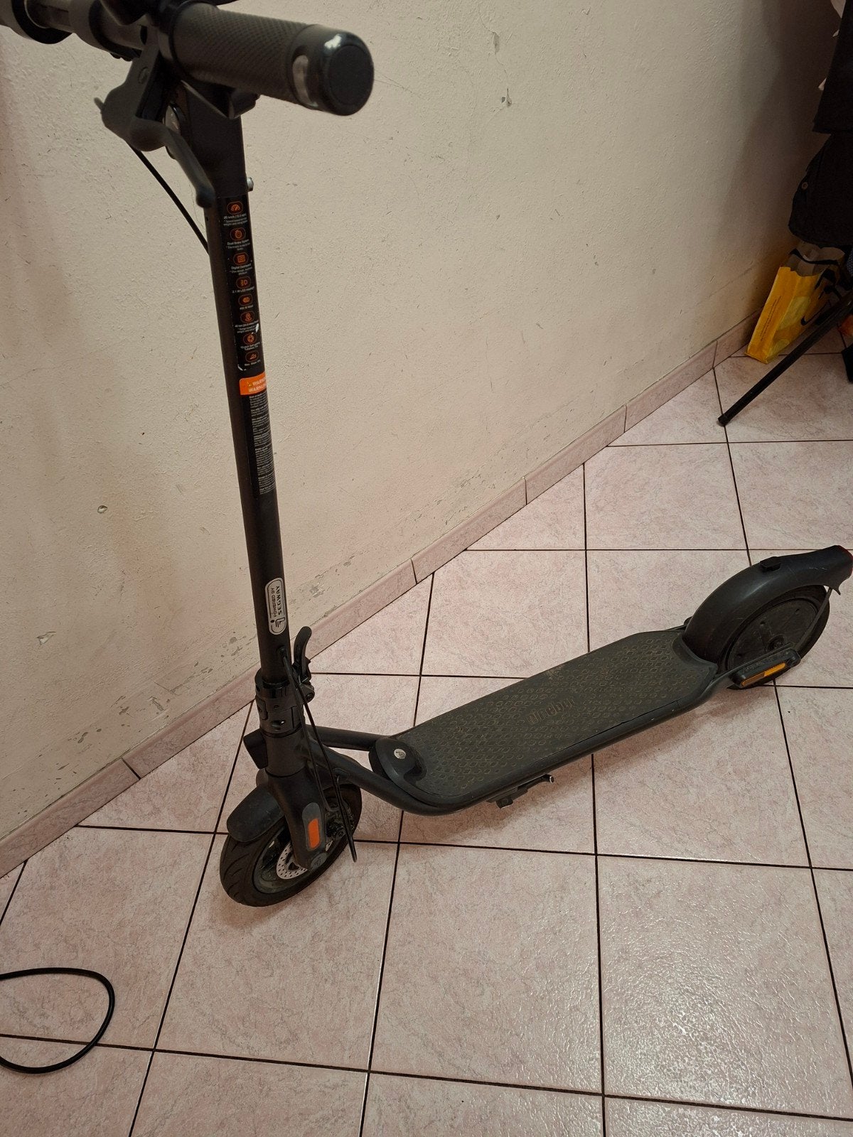 ninebot Segway metv lucht banden met oplader rijd goed, Fietsen en Brommers, Ophalen, Gebruikt, Elektrische step (E-scooter), Segway ninebot