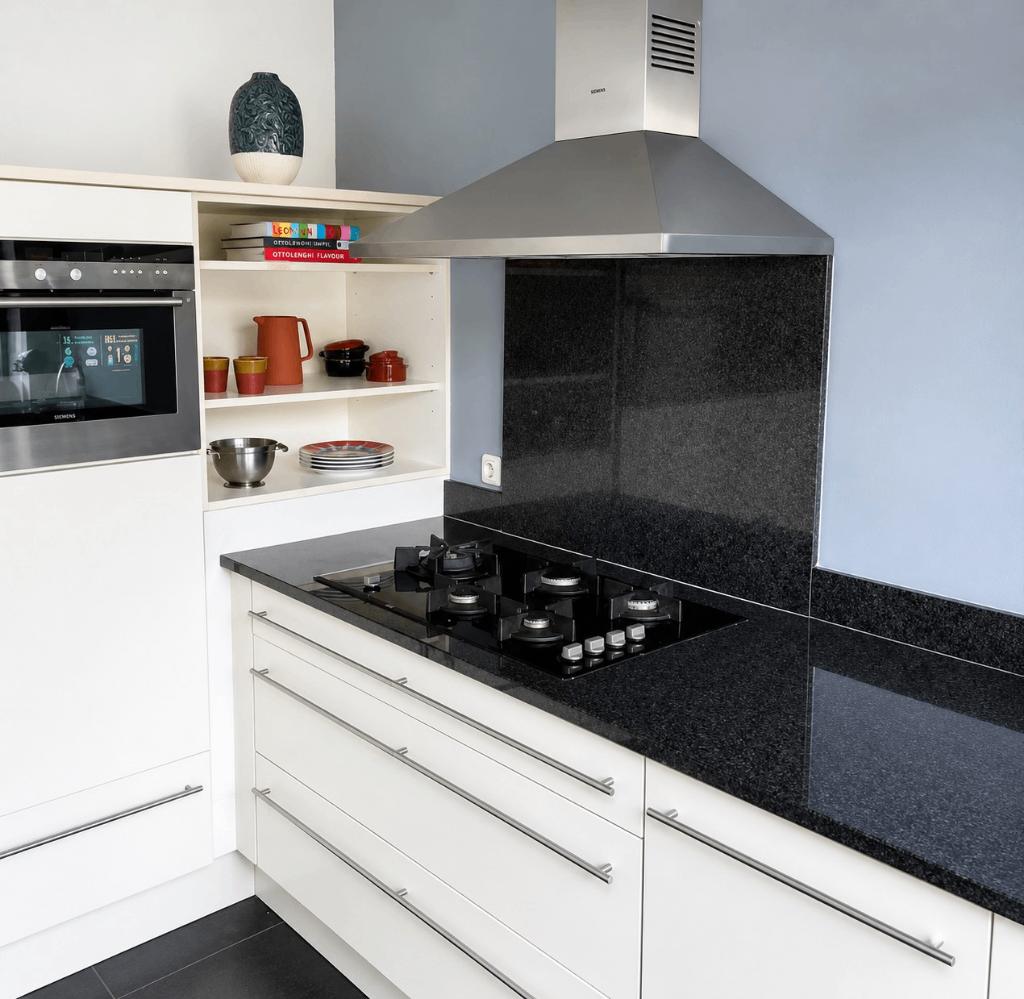 ✨ CUISINE EN FORME DE T AVEC APPAREILS ÉLECTROMÉNAGERS ✨