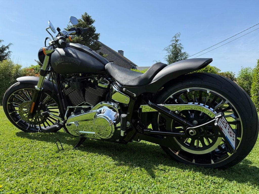Moto Harley Davidson Breakout 117, Occasion, Plus de 35 kW, 1923 cm³, Particulier