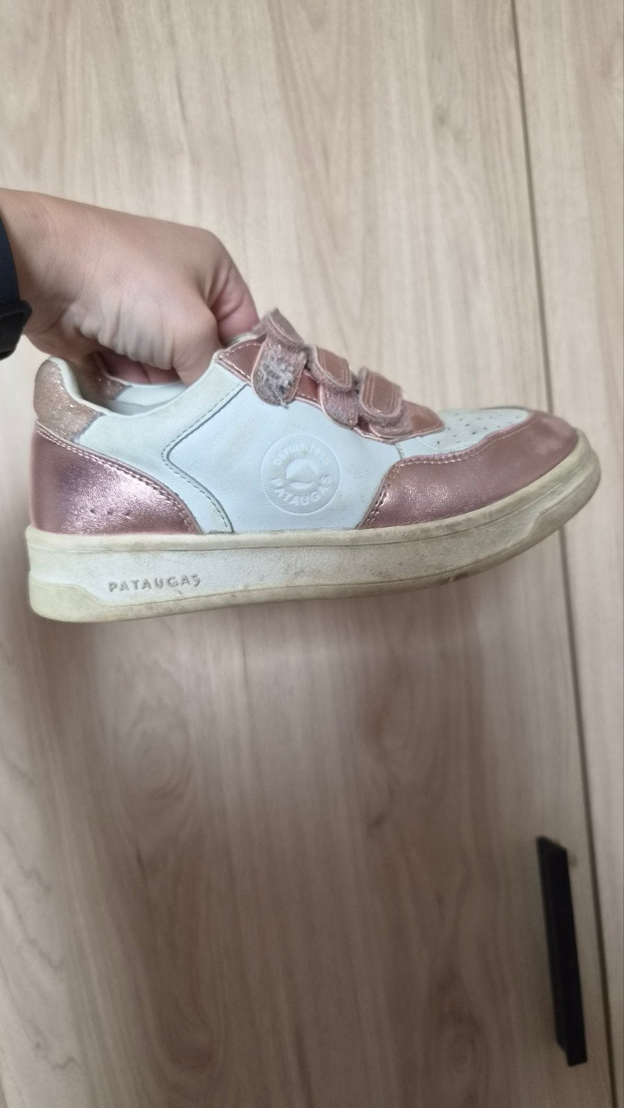 basket pataugas 30, Enlèvement, Fille