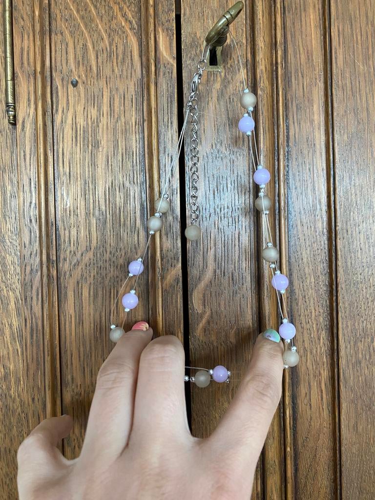 Collier perles mauve et blanc, Bijoux, Sacs & Beauté, Colliers, Enlèvement ou Envoi, Utilisé, Blanc, Synthétique