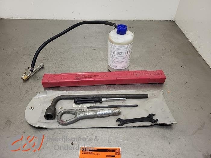 Kit d'outils d'un Mercedes Sprinter, 3 mois de garantie, Utilisé, -, -