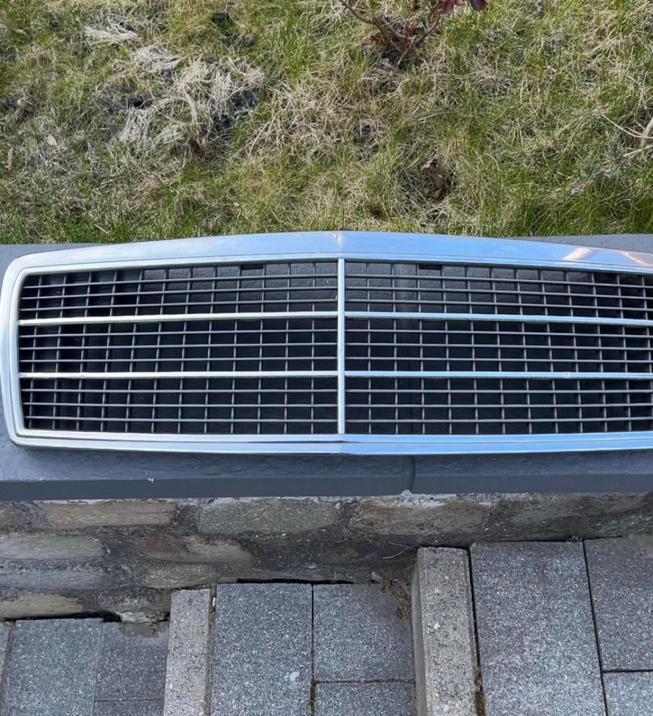 Calandre d'origine Mercedes W202, Autos : Pièces & Accessoires, Carrosserie & Tôlerie, Mercedes-Benz, Utilisé, Avant, Enlèvement ou Envoi