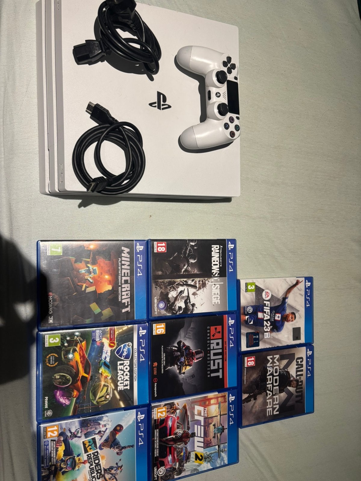 PS4 Pro wit in perfecte staat, Games en Spelcomputers, Spelcomputers | Sony PlayStation 4, Ophalen, Met games, Zo goed als nieuw