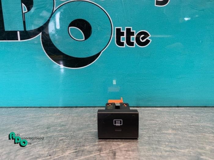 Commutateur chauffage vitre arrière d'un Volkswagen Polo (P, Volkswagen, -, 3 mois de garantie, Utilisé