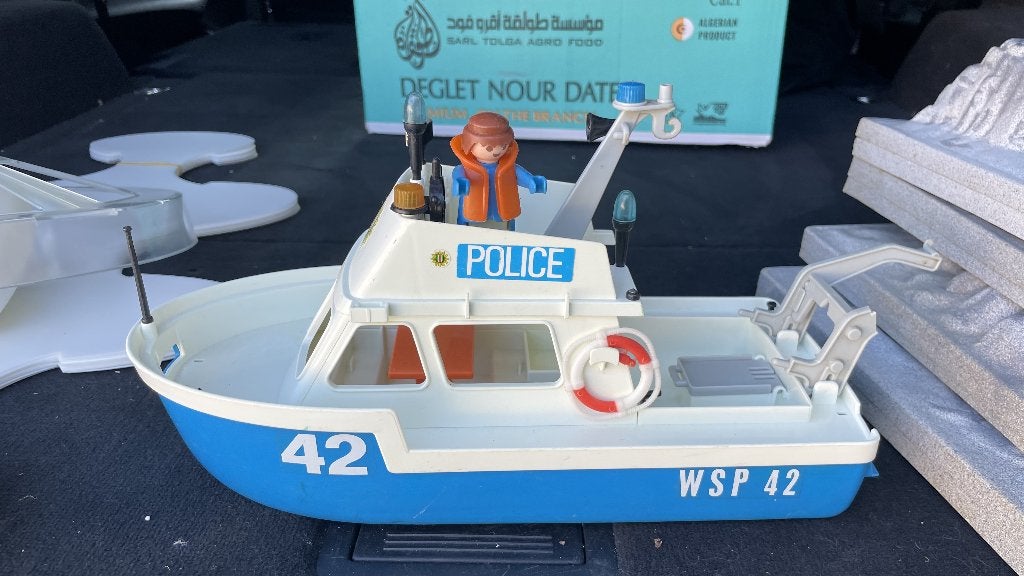 playmobil bateau de police et 1 pilote, Enlèvement