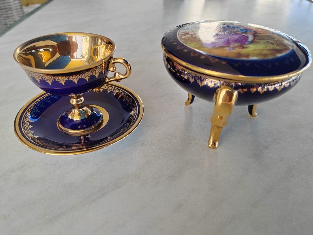 PORCELAINE, Antiquités & Art, Antiquités | Porcelaine, Enlèvement
