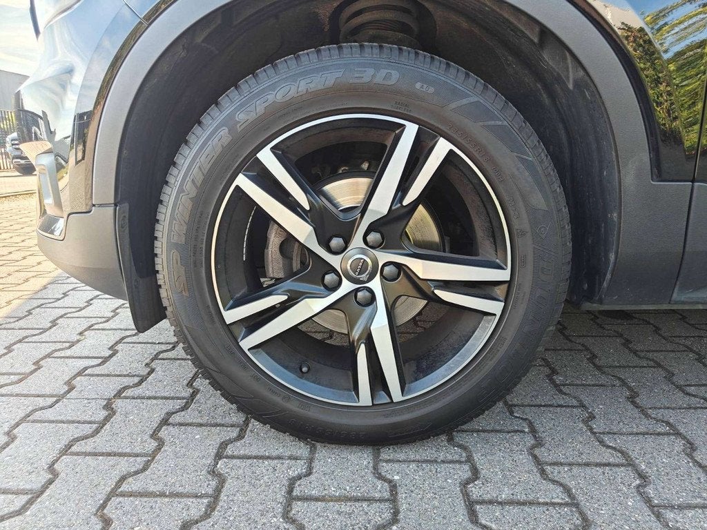 Volvo XC40 1.5 Benzine R-Design Geartronic/LED/Keyless/18"/W, Autos, Cuir, Achat, Entreprise, Noir