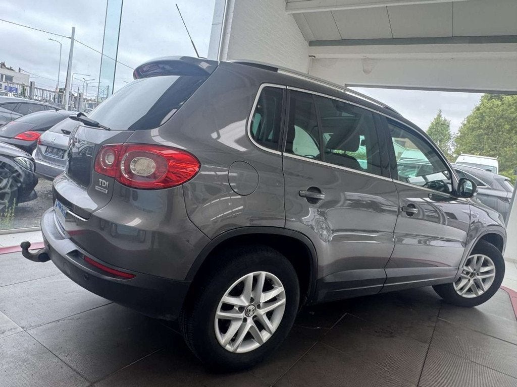 Volkswagen Tiguan 2.0TDI BlueMotion 110ch CARAT DISTRIBUTION, Autos, Volkswagen, Cuir, Argent ou Gris, Achat, Entreprise