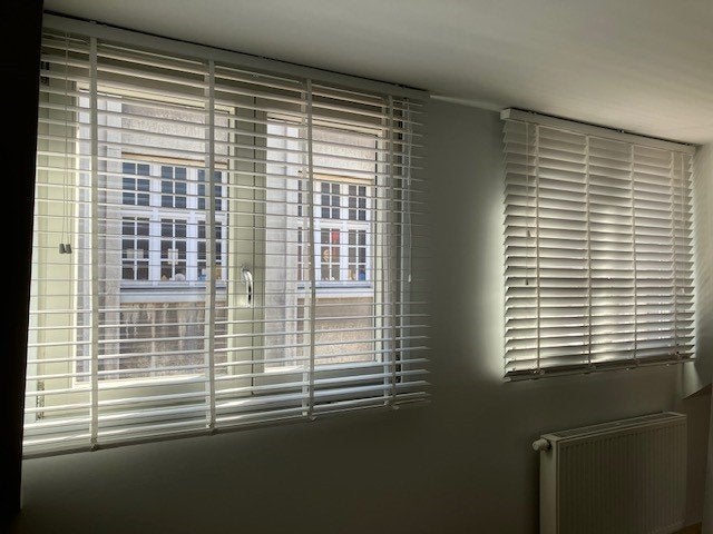 Jaloezie in hout, Huis en Inrichting, Ophalen, 100 tot 150 cm, Zo goed als nieuw, Wit
