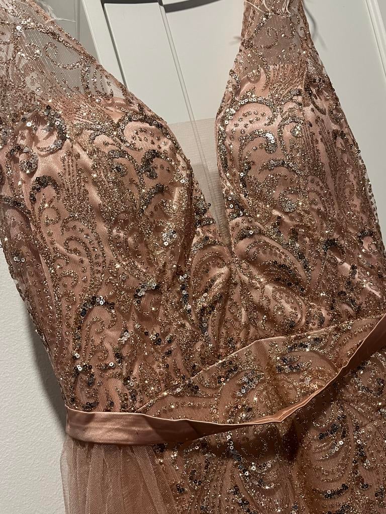 Robe longue champagne à sequins et tulle avec détails, Kleding | Dames, Jurken, Zo goed als nieuw, Verzenden