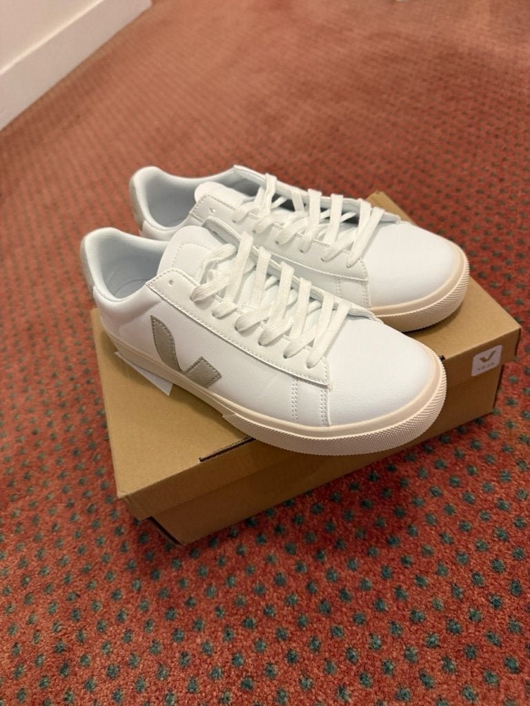 Veja Campo ChromeFree Extra-White Natural Suede 43 Neuves, Neuf, Enlèvement ou Envoi, Blanc, Autre