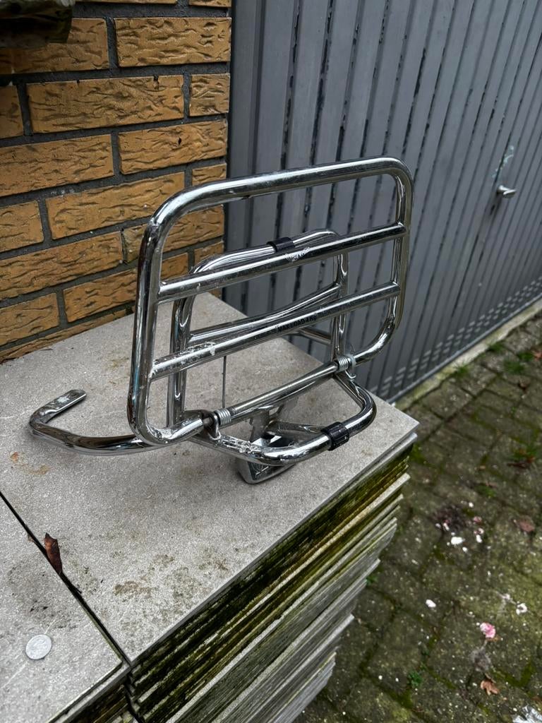 Vespa lx50 achter rekje, Fietsen en Brommers, Ophalen, Zo goed als nieuw, Vespa