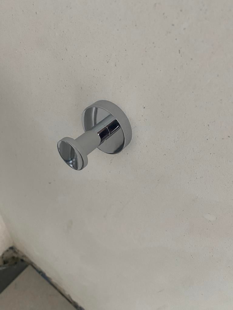 Nieuw !!Handdoek inox  houder toilet/ badkamer / keuken, Ophalen, Zo goed als nieuw