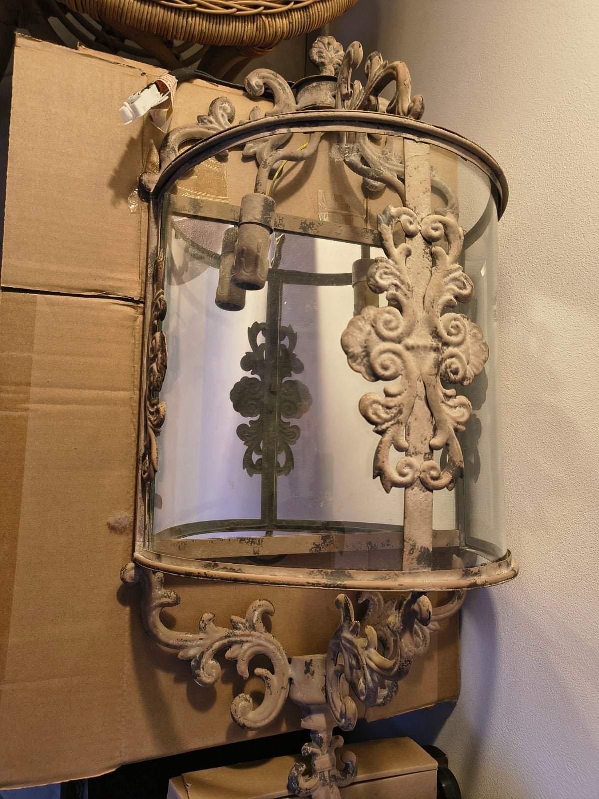 Luminaire en métal, hauteur 70 cm, couleur beige. Ne mangez, Enlèvement ou Envoi