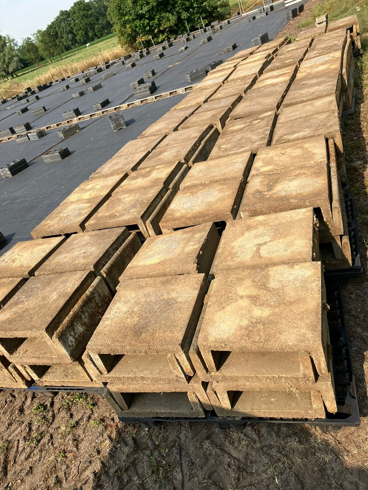 +-256x stuks u-wegel beton 50x50cm €5/stuk, Tuin en Terras, Ophalen, Zo goed als nieuw, Beton