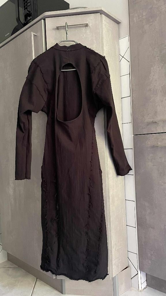 ZARA zwarte jurk halflang met open rug XS, Kleding | Dames, Jurken, ZARA, Zwart, Ophalen of Verzenden, Zo goed als nieuw