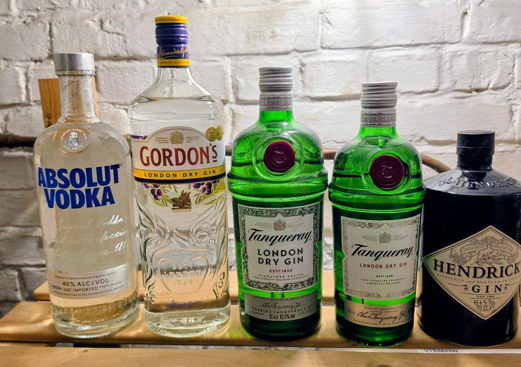 Vodka en Gin flessen, Enlèvement