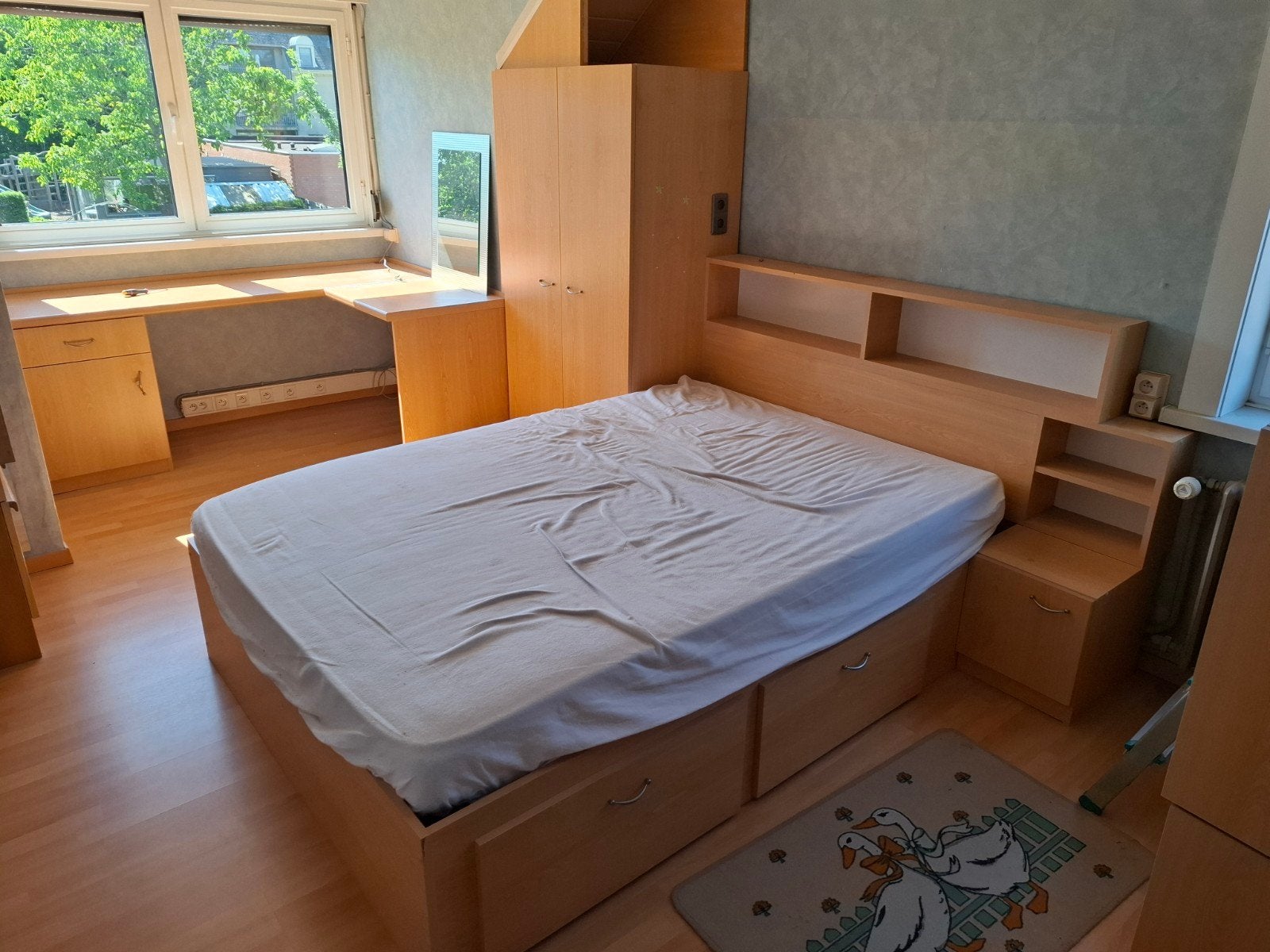Bed met schuiven + kast, Ophalen