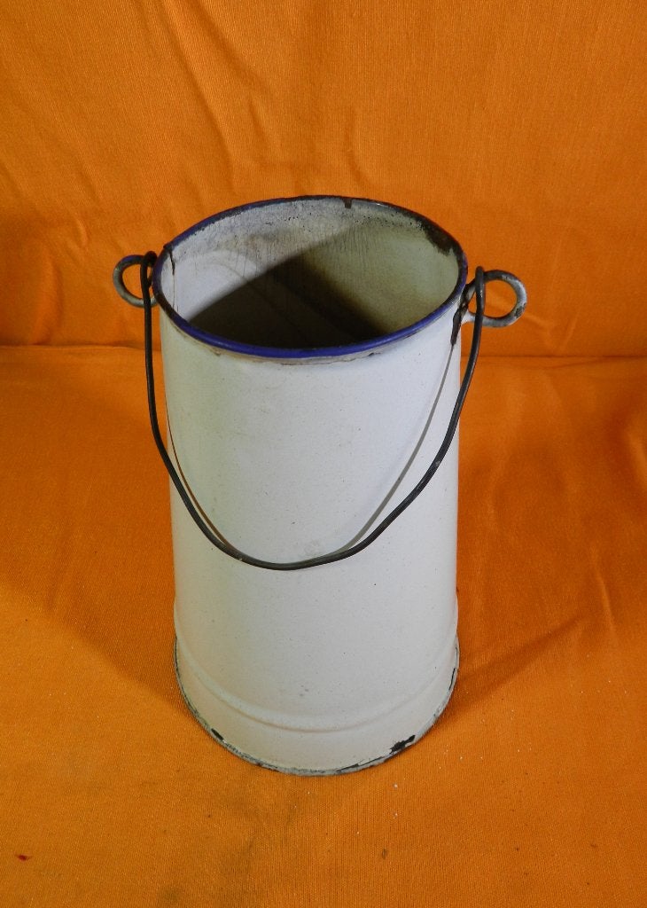 Ancien pot à lait en émail blanc, Enlèvement ou Envoi