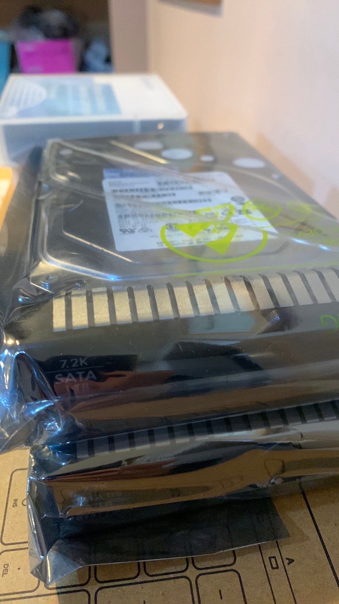 Hpe materiaal: schijven sata 3.5 inch 4tb en 1tb, Informatique & Logiciels, Disques durs, Enlèvement, SATA, HDD, Serveur